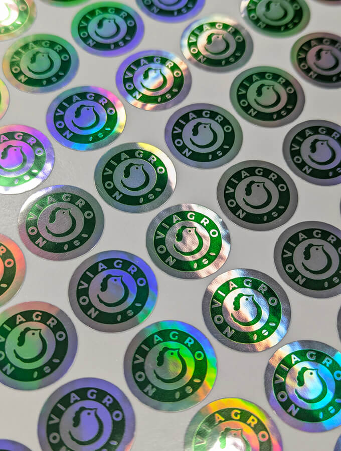 Заказать голографические наклейки